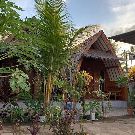 Mirna Homestay Гили-Эйр Экстерьер фото