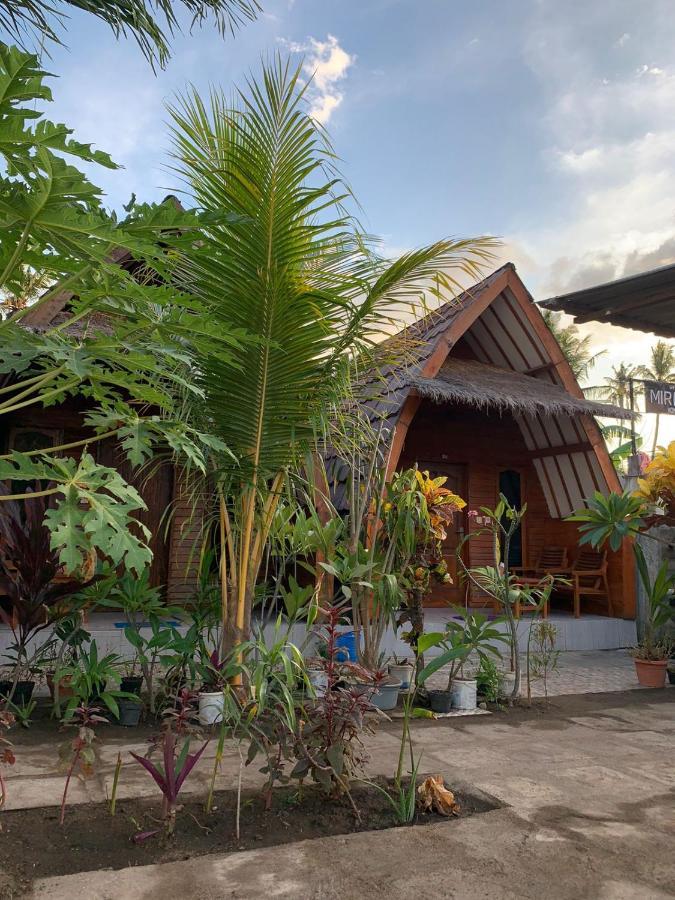 Mirna Homestay Гили-Эйр Экстерьер фото