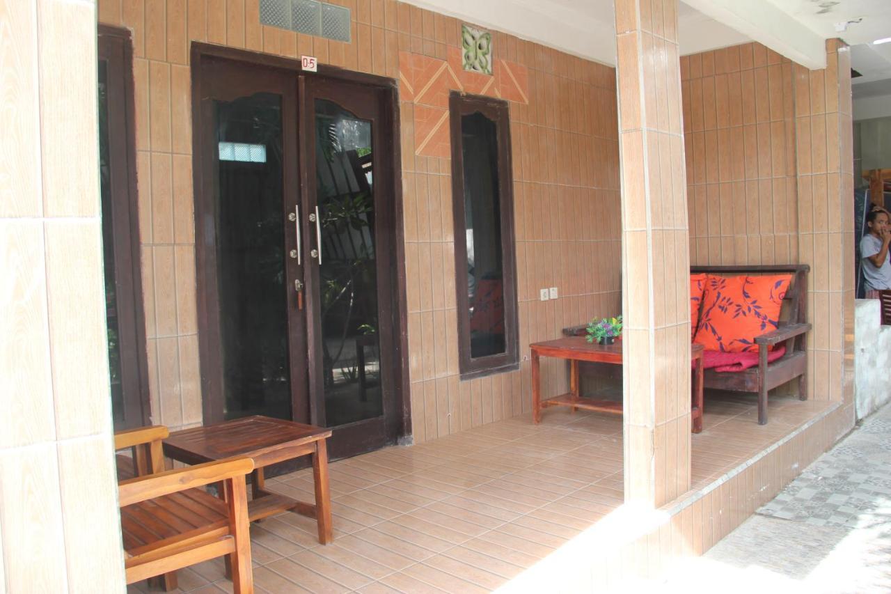 Mirna Homestay Гили-Эйр Экстерьер фото