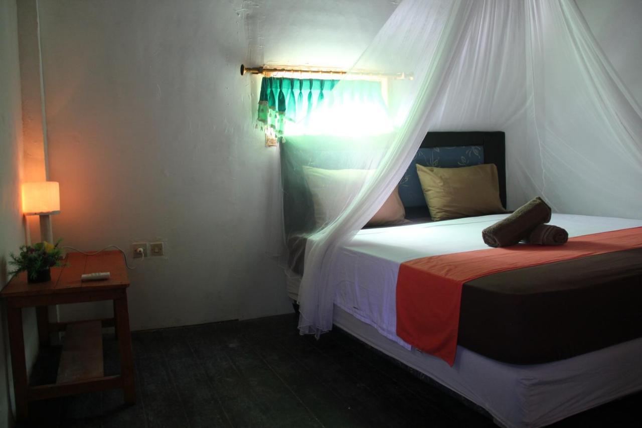 Mirna Homestay Гили-Эйр Экстерьер фото