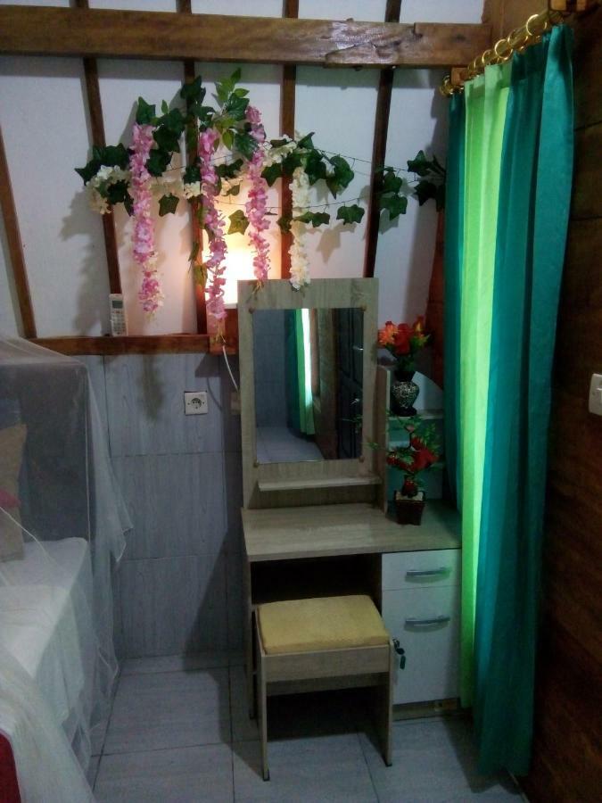 Mirna Homestay Гили-Эйр Экстерьер фото